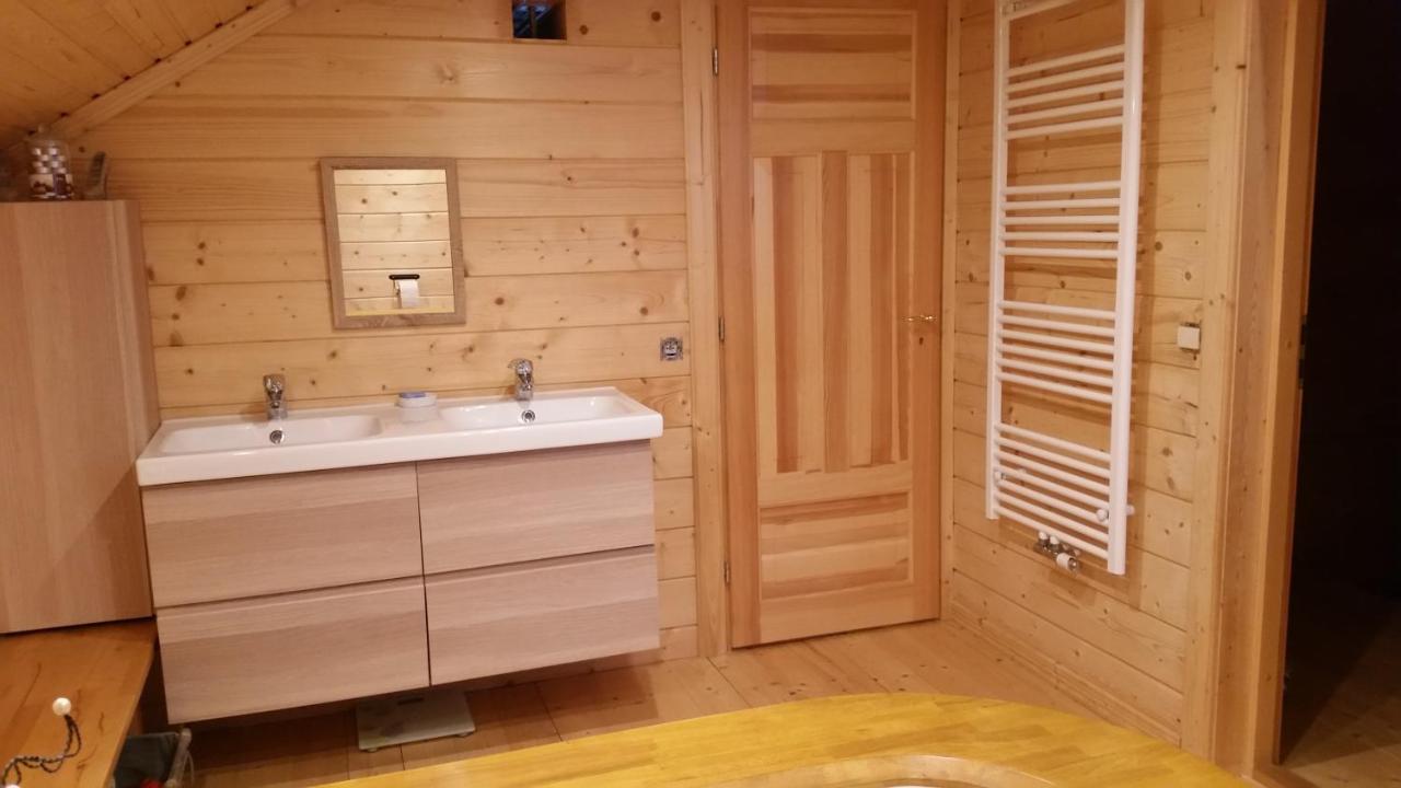 Au Chalet Bed & Breakfast Maubray Dış mekan fotoğraf